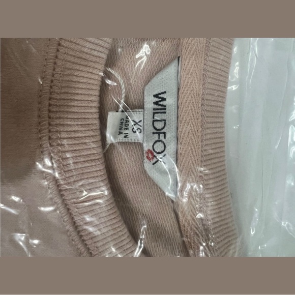 WILDFOX “But First, Cocktails” Statement Sweatshirt in Light Pink! - Picture 7 of 8